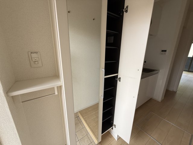 収納　シューズボックス
