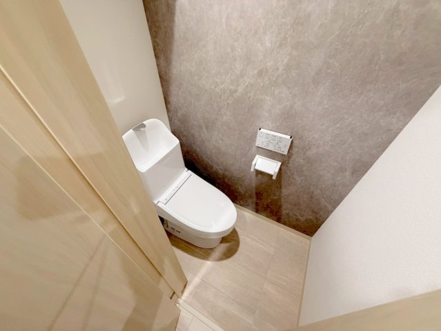 トイレ　綺麗なトイレにはウォシュレット標準装備です。
