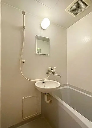 バス・シャワールーム　別部屋の画像を使用しております。