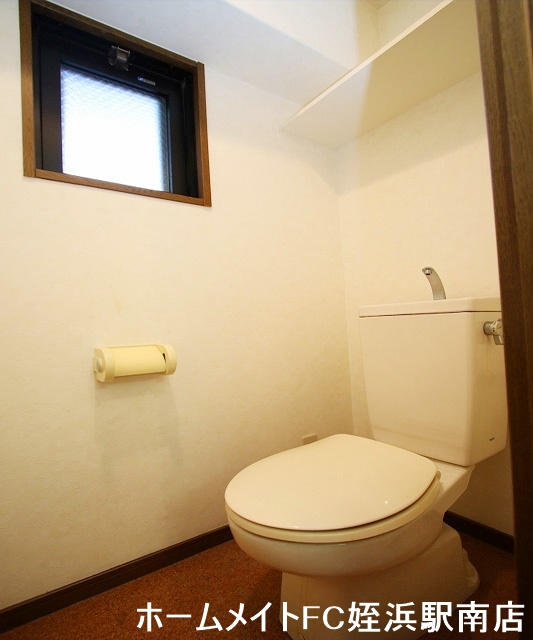 トイレ　★小窓付きで換気も出来ますね★参考写真
