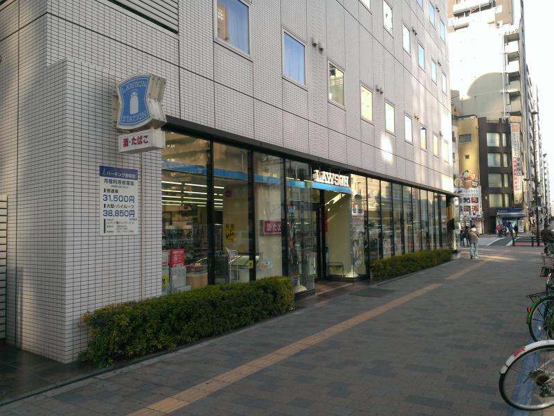 コンビニ　ローソン東新宿明治通店（コンビニ）まで375m