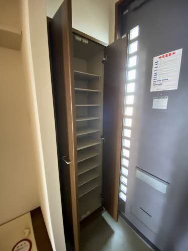 収納　シューズボックス