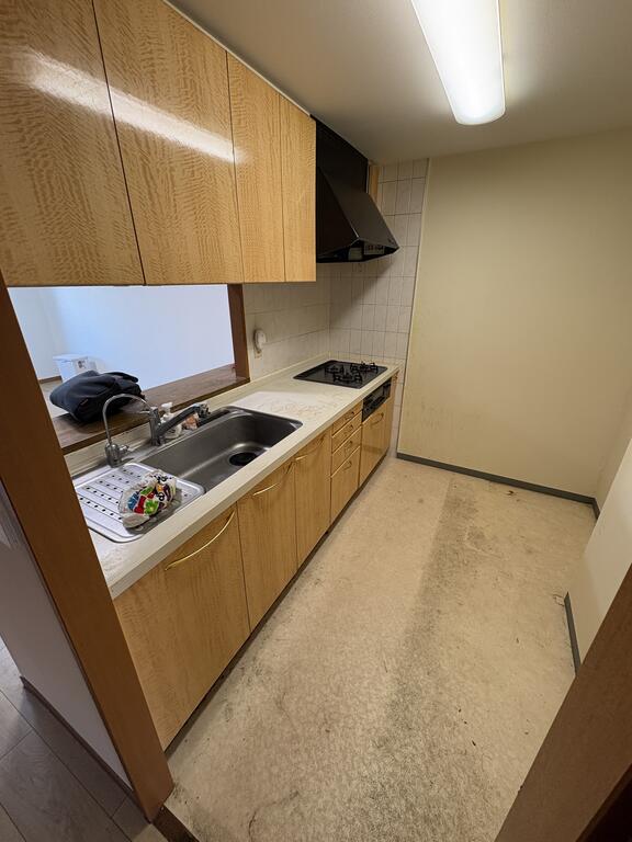 キッチン　※原状回復前の写真になります。