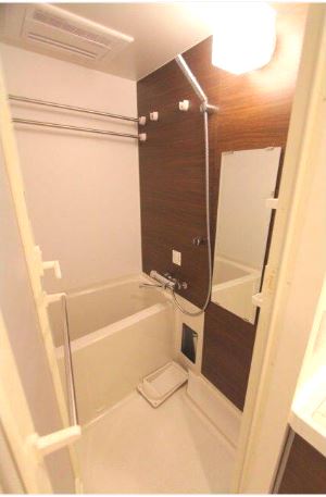 バス・シャワールーム　※別部屋参考写真