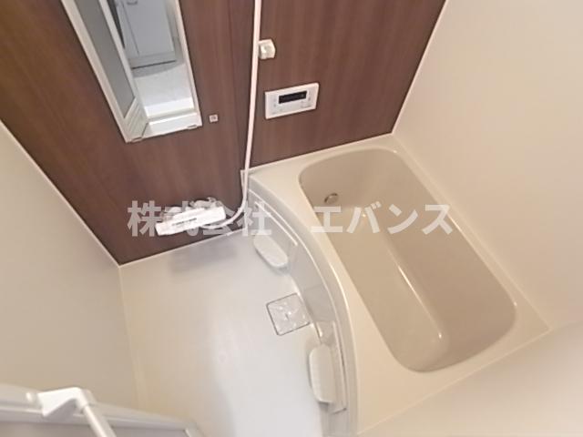 バス・シャワールーム　落ち着いた空間のお風呂です