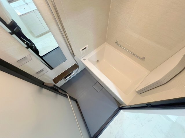 バス・シャワールーム　広めのお風呂は一日の疲れを癒してくれます。