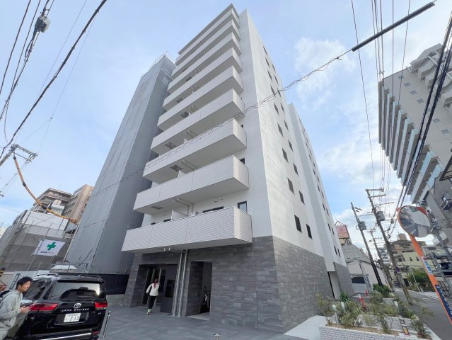 建物外観　存在感のある外観は落ちついた色合いで、堂々としていますね。