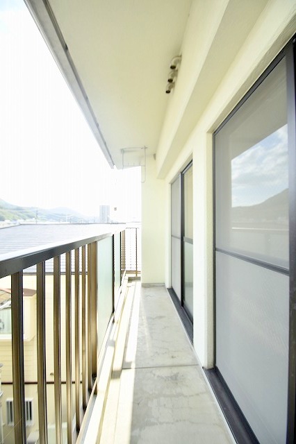 バルコニー　お問合せはシティホーム海田センター　082-821-2227