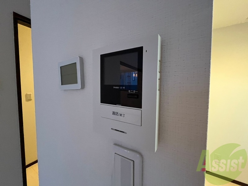 セキュリティ　ＴＶモニター付インターホンです。来客者の顔が見えるので安心！