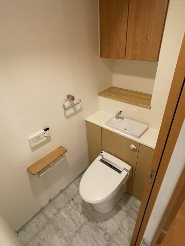 トイレ　落ち着いたトイレです