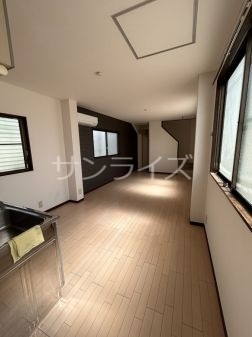 東成区東今*3丁*貸家の居間写真