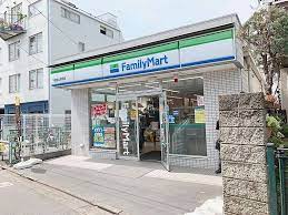 コンビニ　ファミリーマート千歳烏山店（コンビニ）まで214m