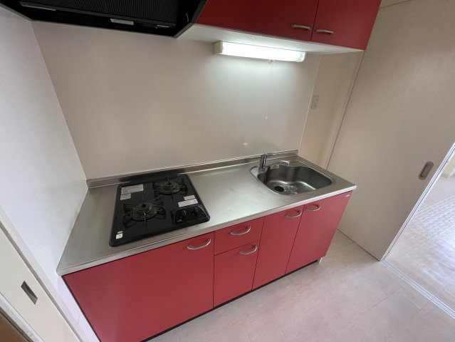 キッチン　２口ガスコンロのシステムキッチンです。