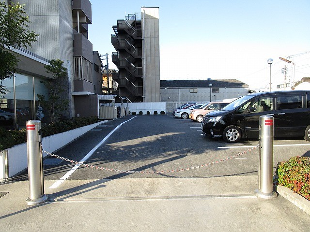 駐車場　敷地内駐車場完備♪