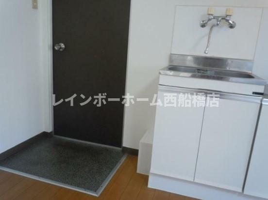 玄関　※別部屋参考写真。