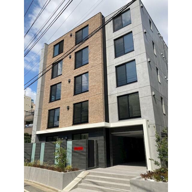 建物外観　鉄筋コンクリート造のがっちりとした建物。