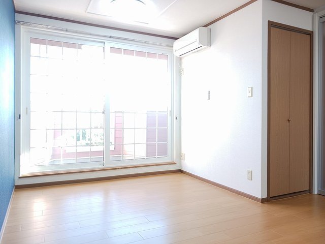 居室・リビング　使いやすい居間です