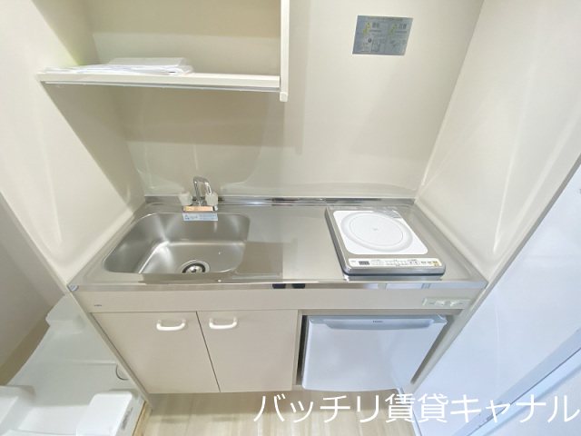 キッチン　画像は別号室タイプの為、現状を優先致します。
