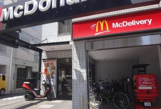 飲食店　マクドナルド大島店（飲食店）まで180m