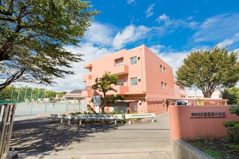 中学校　横浜市立荏田南中学校（中学校）まで570m