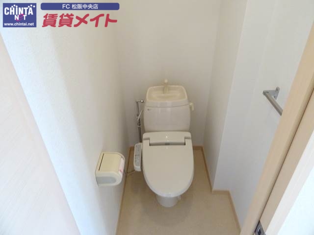 トイレ　別部屋反転参考写真です