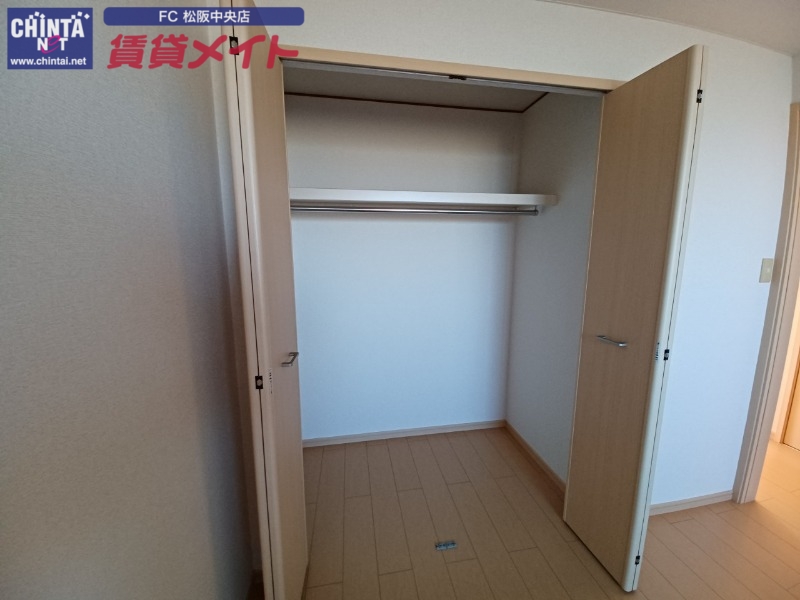 収納　別部屋反転参考写真です