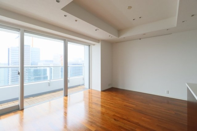 居室・リビング　開放感のあるゆったりとしたお部屋です♪