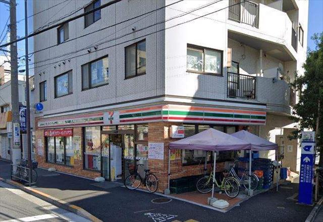 コンビニ　ファミリーマート鹿骨前沼橋店（コンビニ）まで207m