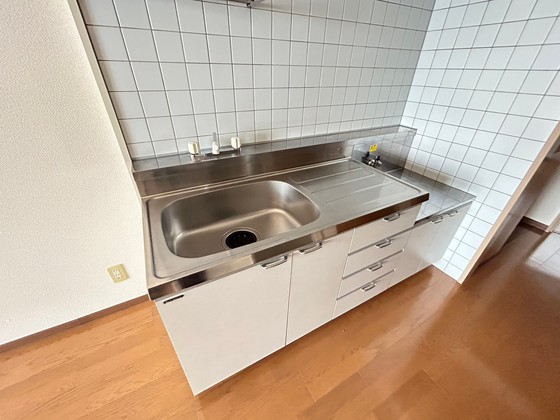キッチン　※別部屋の写真です