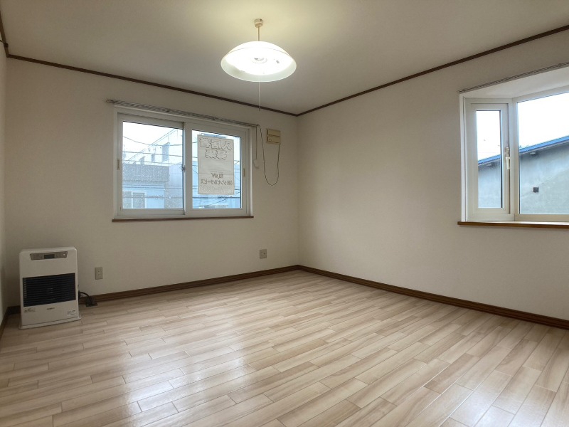 居室・リビング　広くてキレイなお部屋が広がっていて、充実した生活が送れそう。
