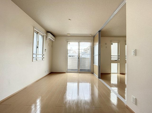 居室・リビング　同物件、他のお部屋の写真です。