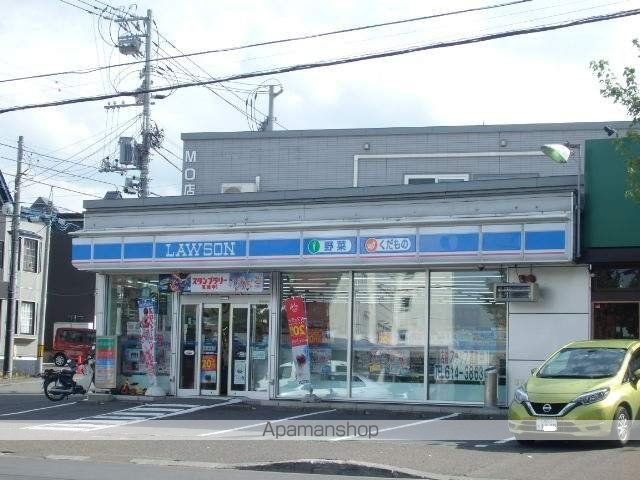 コンビニ　ローソン（コンビニ）まで604m