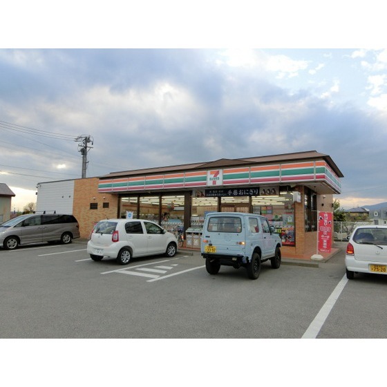 コンビニ　セブンイレブン佐久平賀店（コンビニ）まで722m