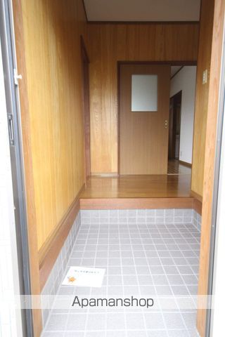 ひかり住宅の玄関写真