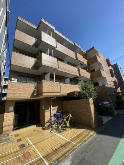 建物外観　４階建ての賃貸マンション