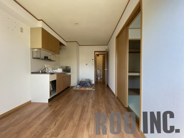 居室・リビング　写真は反転のお部屋です