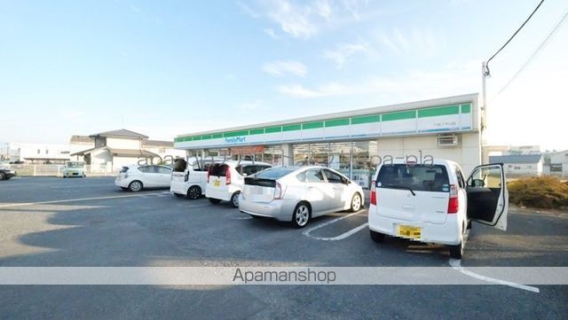 コンビニ　ファミリーマート川越上寺山店（コンビニ）まで461m