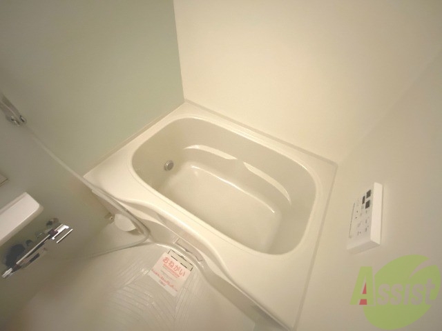 バス・シャワールーム　追い焚き機能が付いているのでいつでも温かいお風呂に入れますよ