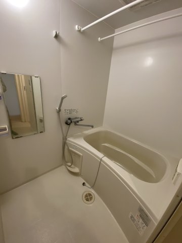 バス・シャワールーム　※同物件別部屋参考写真