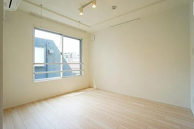 居室・リビング　※別部屋の参考写真です。