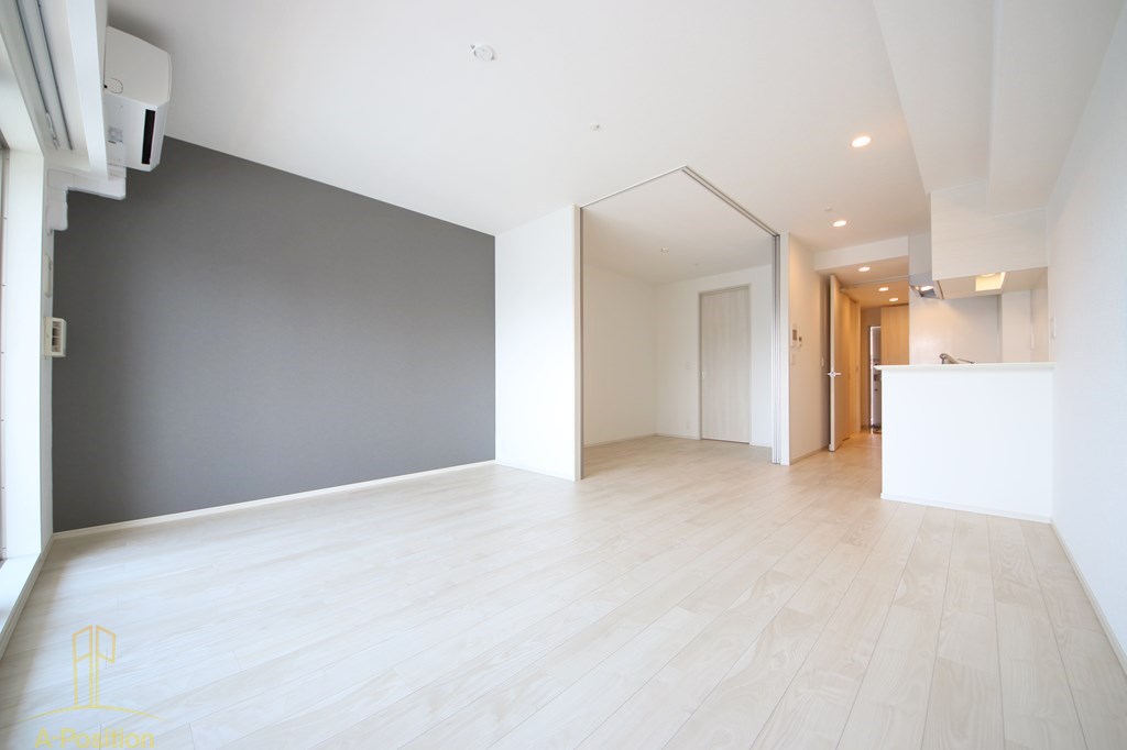 居室・リビング　OPUS RESIDENCE SHINSAIBASHISOU