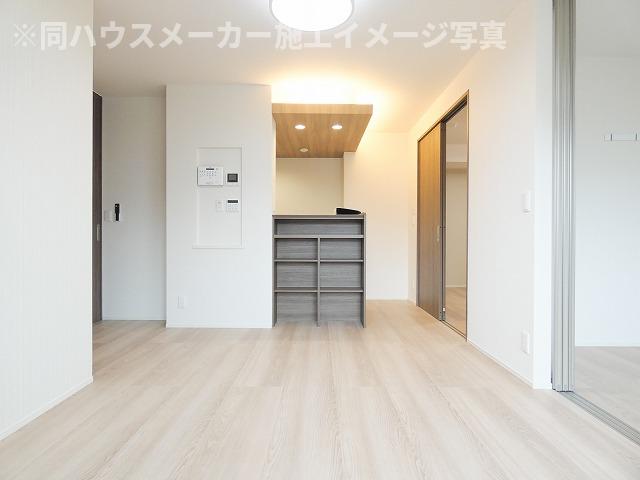 ＪＲ中央線 豊田駅 徒歩7分 3階建 新築の居間写真