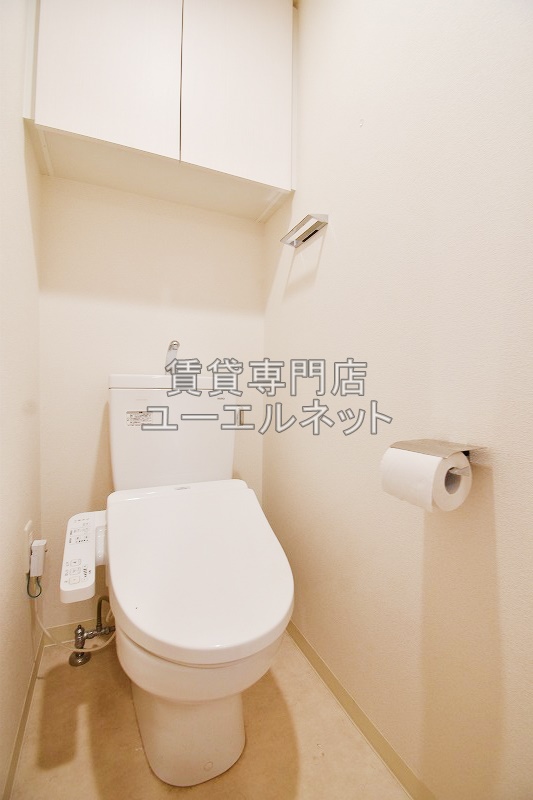 トイレ　温水洗浄便座付き