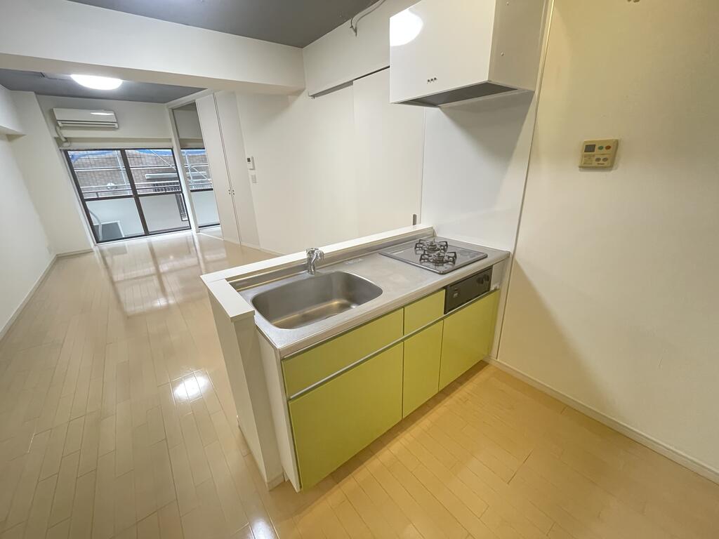 ＪＲ山手線 目黒駅 徒歩7分 6階建 築48年のキッチン写真