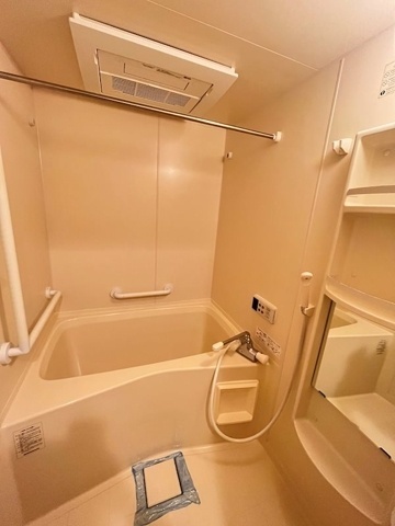 バス・シャワールーム　他居室の写真のため参考まで