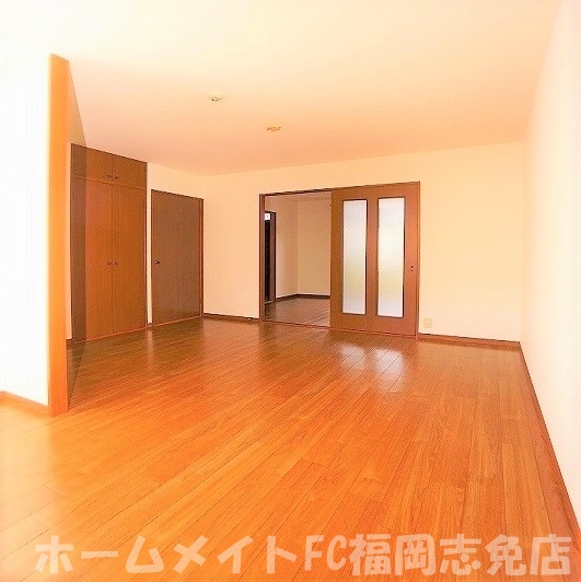 ＪＲ香椎線 須恵駅 徒歩4分 2階建 築30年の居間写真