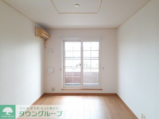 プリムローズ・M Iの居間写真