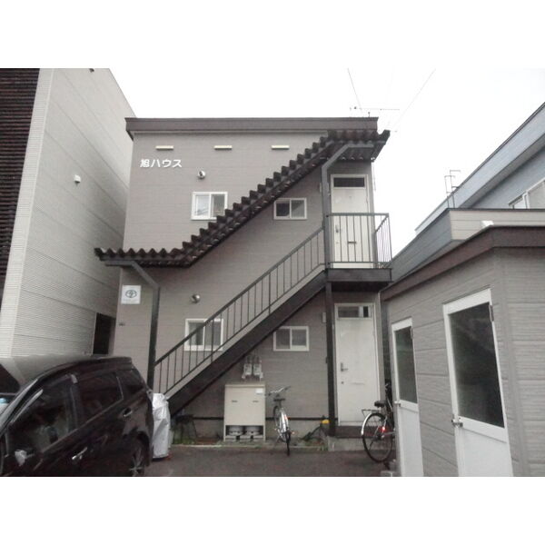 建物外観　落ち着いた雰囲気の外観です