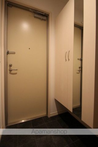 地下鉄空港線 東比恵駅 徒歩18分 3階建 築11年の玄関写真