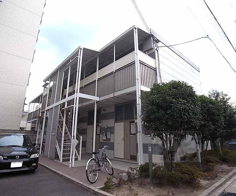 レオパレス新大宮の外観写真